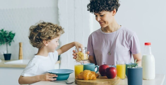 family-breakfast